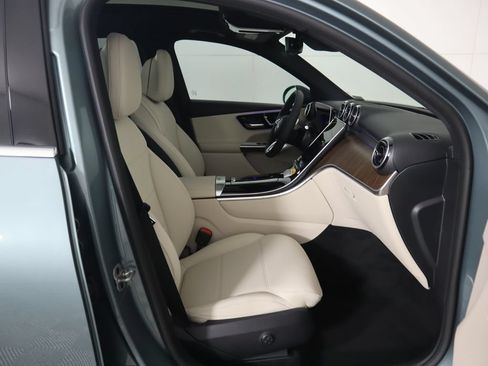 Used 2026 Mercedes-Benz GLC 300 image 22