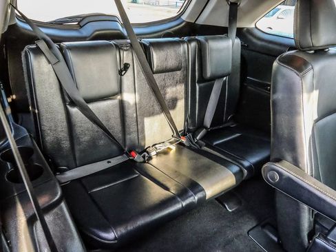 Used 2019 Toyota Highlander Limited w/ Carpet Mat Package (TMS) AWD/4WD image 27