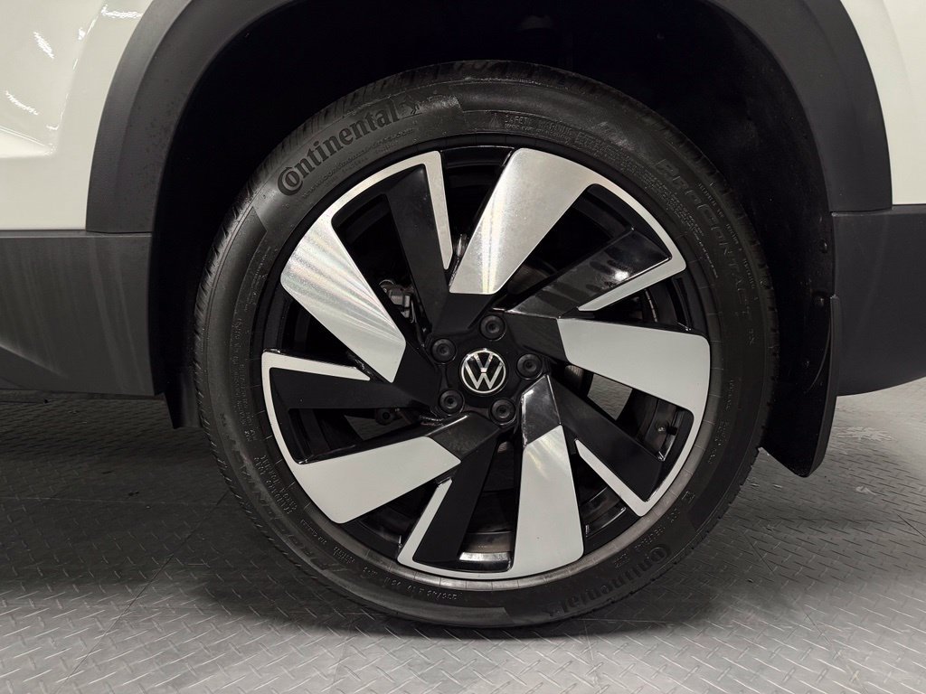 Used 2024 Volkswagen Taos SEL AWD/4WD image 7
