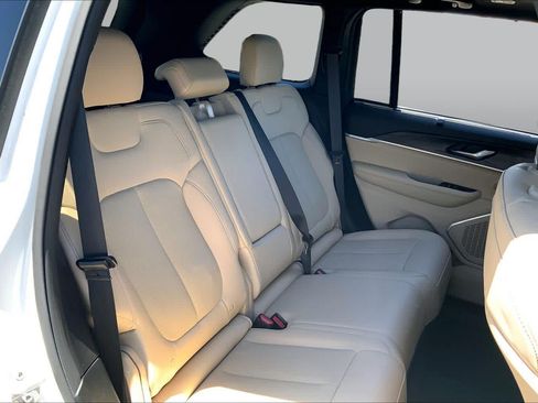 Used 2023 Jeep Grand Cherokee 4WD 4xe w/ Luxury Tech Group II image 19