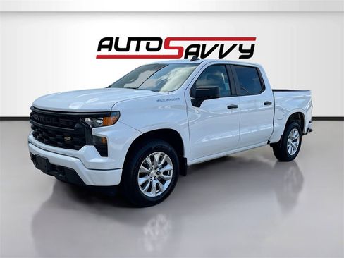 Used 2022 Chevrolet Silverado 1500 Custom image 3