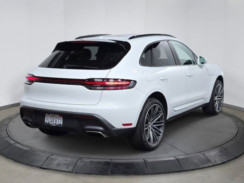 Certified 2025 Porsche Macan AWD/4WD image 7