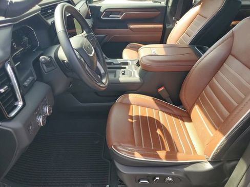 Used 2025 GMC Sierra 2500 Denali Ultimate image 5