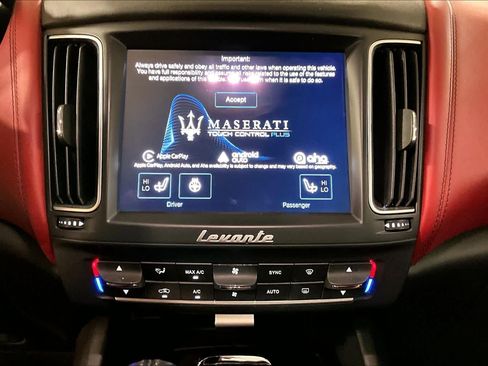 Used 2017 Maserati Levante S AWD/4WD image 27