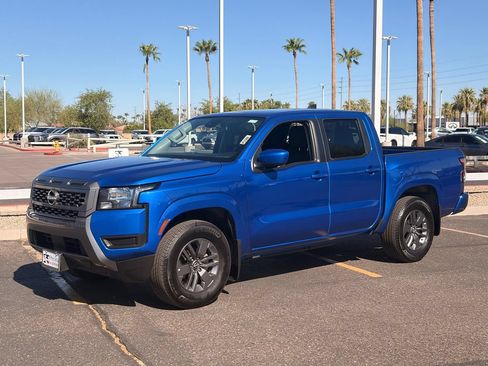 Certified 2025 Nissan Frontier SV RWD image 2
