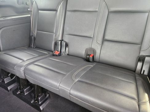 Used 2024 GMC Yukon XL SLT image 31