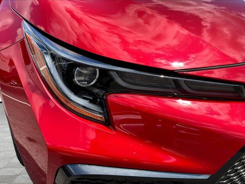 Used 2020 Toyota Corolla SE w/ SE Premium Package FWD image 32