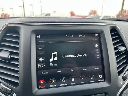 Used 2023 Jeep Cherokee Altitude Lux image 29