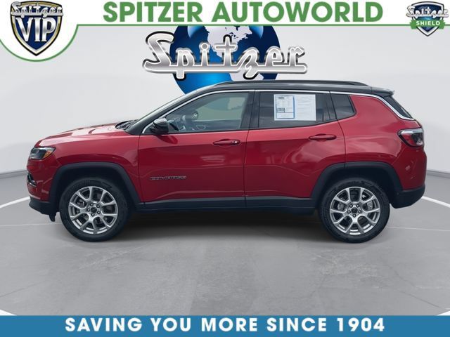Used 2025 Jeep Compass Limited AWD/4WD image 6