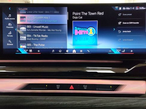 New 2026 BMW 550e xDrive w/ Executive Package image 24