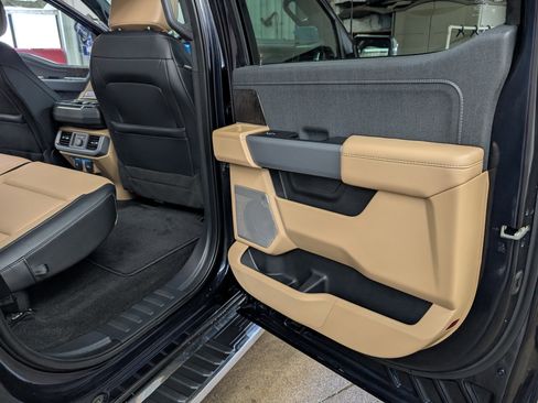 Used 2022 Ford F150 Lariat w/ Equipment Group 502A High image 6