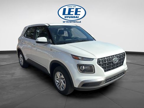 New 2026 Hyundai Venue SE image 1