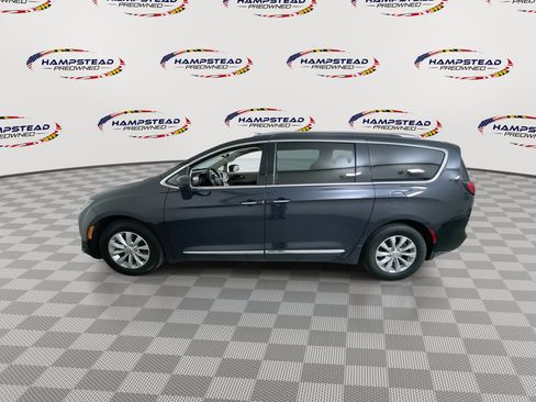 Used 2019 Chrysler Pacifica Touring-L FWD image 5