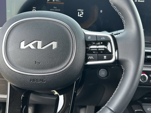 Used 2025 Kia Sorento EX AWD/4WD image 24