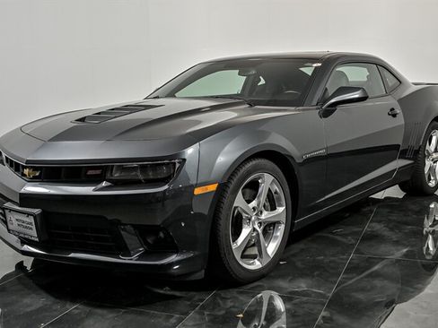 Used 2015 Chevrolet Camaro SS w/ RS Package RWD image 5