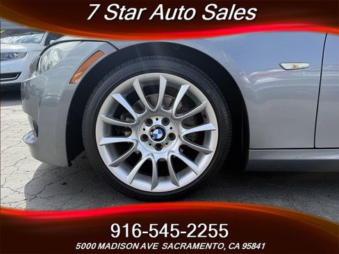 Used 2011 BMW 328i Convertible image 18