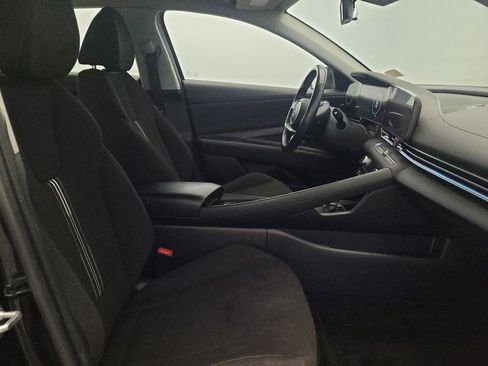 Used 2024 Hyundai Elantra SEL w/ Convenience Package FWD image 21