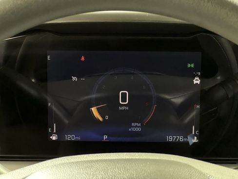 Used 2025 Chevrolet Trax LT image 15