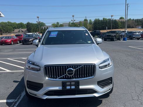 Used 2020 Volvo XC90 T6 Momentum AWD/4WD image 9