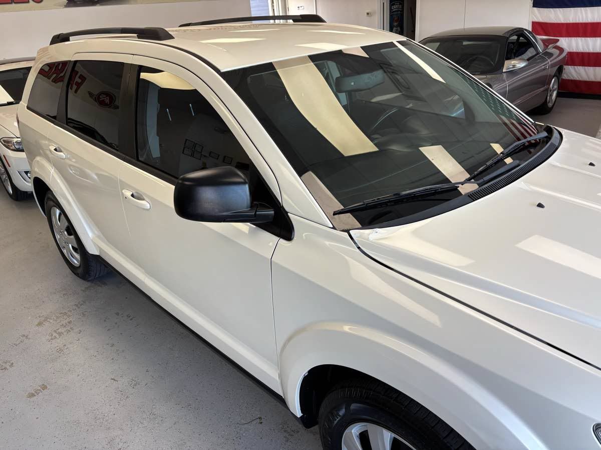 Used 2016 Dodge Journey SE w/ Flexible Seating Group FWD image 3
