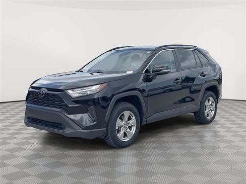 Used 2025 Toyota RAV4 XLE FWD image 1