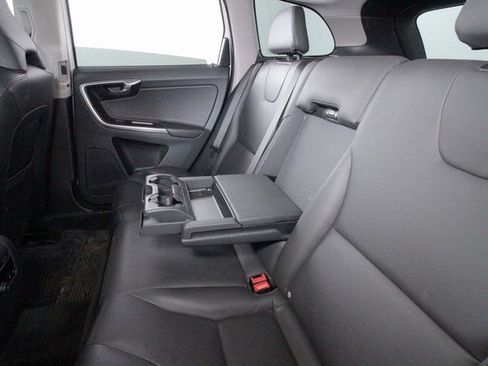 Used 2016 Volvo XC60 T5 Premier w/ Climate Package image 30