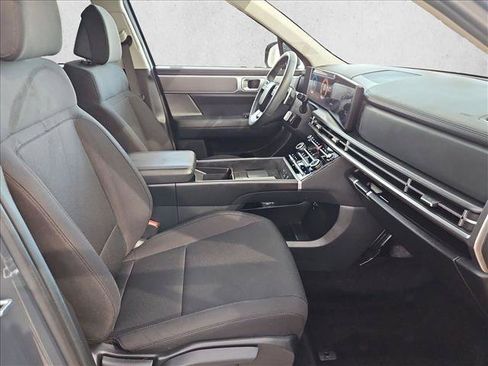Used 2026 Hyundai Santa Fe SE FWD image 17