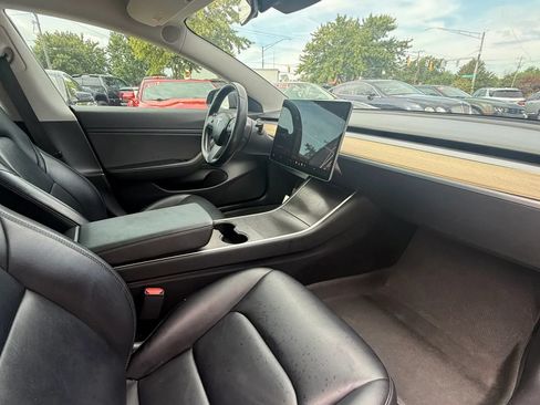 Used 2018 Tesla Model 3 Long Range RWD image 12