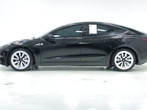 Used 2021 Tesla Model 3 Standard Range Plus image 4