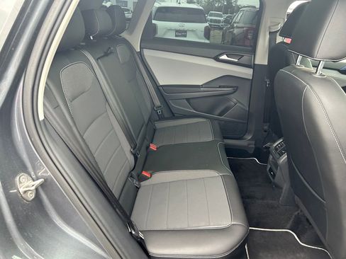 Used 2023 Volkswagen Taos SE AWD/4WD image 25