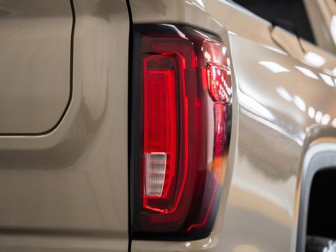 Used 2023 GMC Sierra 1500 AT4 w/ AT4 Premium Package image 9