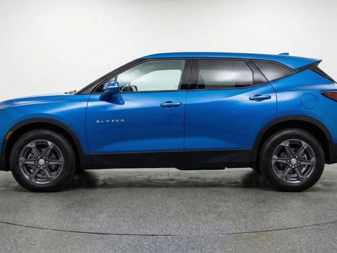 Used 2025 Chevrolet Blazer LT FWD image 5