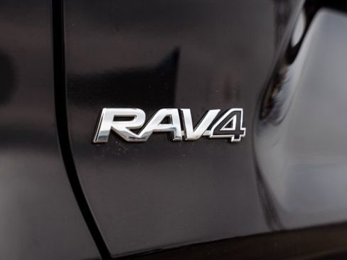 Used 2023 Toyota RAV4 XLE image 9