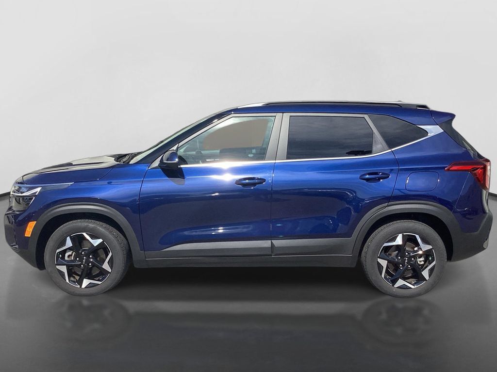 Used 2025 Kia Seltos EX w/ EX Sunroof Package AWD/4WD image 8