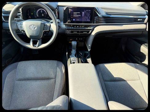 Used 2025 Toyota Camry LE w/ Convenience Package FWD image 17