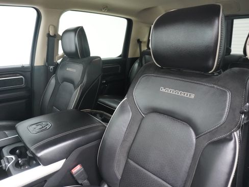Used 2020 RAM 1500 Laramie RWD image 11