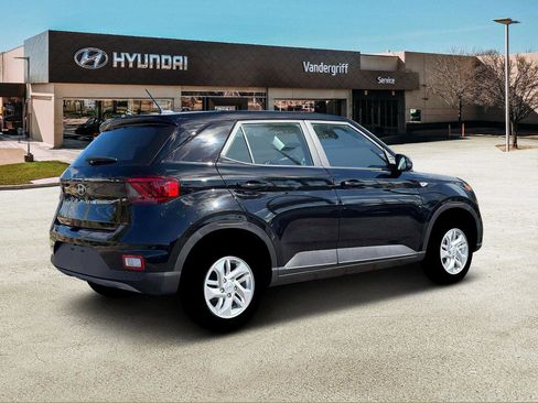 New 2026 Hyundai Venue SE image 8