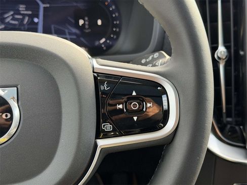 New 2026 Volvo XC90 B6 Plus w/ Protection Package Premier AWD/4WD image 9