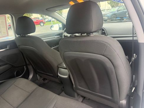 Used 2020 Hyundai Elantra SE w/ Cargo Package (C1) FWD image 27