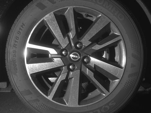 Used 2025 Nissan Versa SV FWD image 13