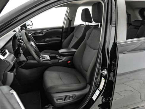 Used 2022 Toyota RAV4 XLE image 27