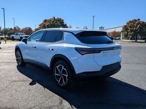 New 2026 Chevrolet Equinox EV LT image 5