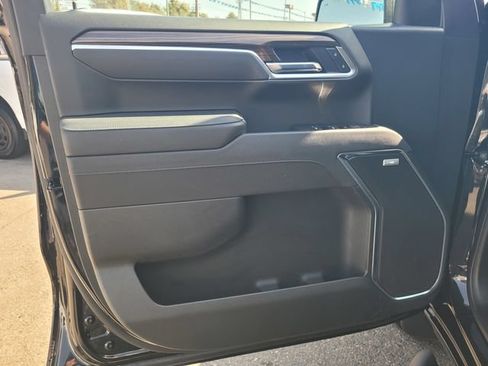 Used 2025 Chevrolet Silverado 1500 RST w/ Convenience Package II AWD/4WD image 16