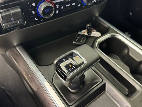 Used 2024 Chevrolet Silverado 1500 LTZ image 20