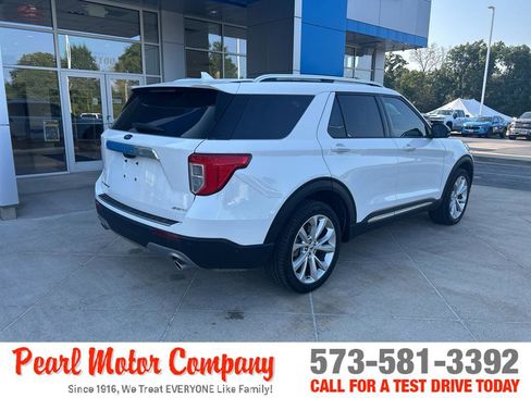 Used 2022 Ford Explorer Platinum w/ Premium Technology Package image 4