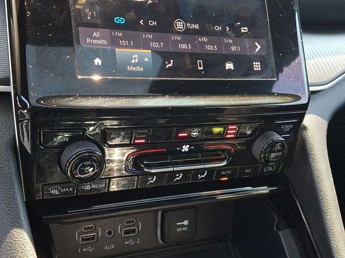 Certified 2023 Jeep Grand Cherokee L Laredo AWD/4WD image 19