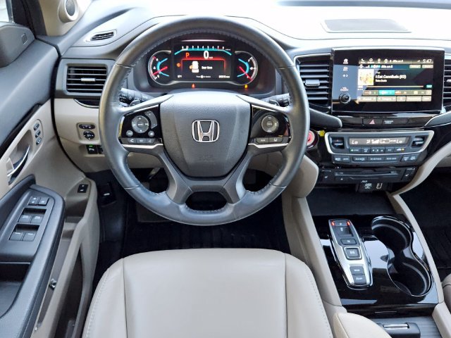 Used 2020 Honda Pilot Touring image 12