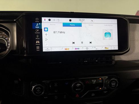 Used 2025 Jeep Wrangler Unlimited Sport AWD/4WD image 19