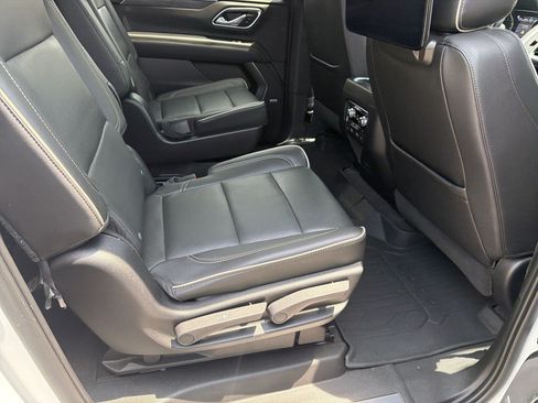 Used 2021 GMC Yukon XL SLT w/ SLT Luxury Plus Package AWD/4WD image 16