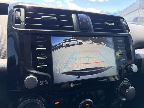 Used 2021 Toyota 4Runner TRD Off-Road Premium w/ Moonroof Package AWD/4WD image 25